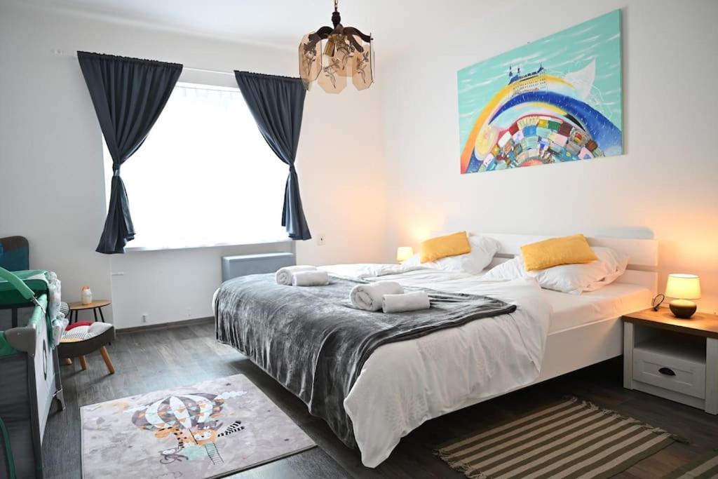 Rodinny Apartman U Broumovskeho Namesti Ngoại thất bức ảnh