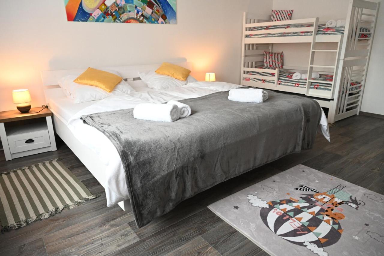 Rodinny Apartman U Broumovskeho Namesti Ngoại thất bức ảnh