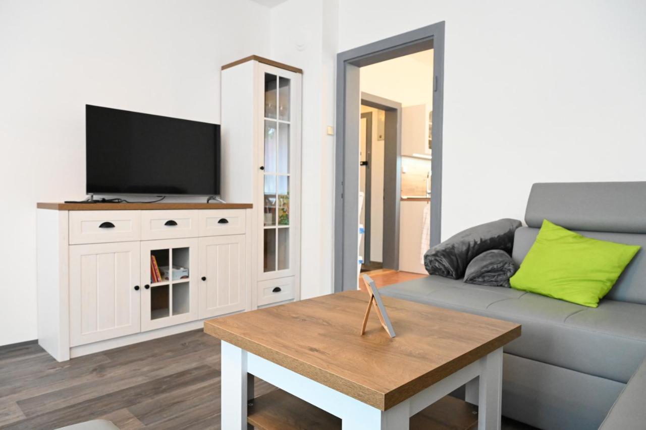 Rodinny Apartman U Broumovskeho Namesti Ngoại thất bức ảnh