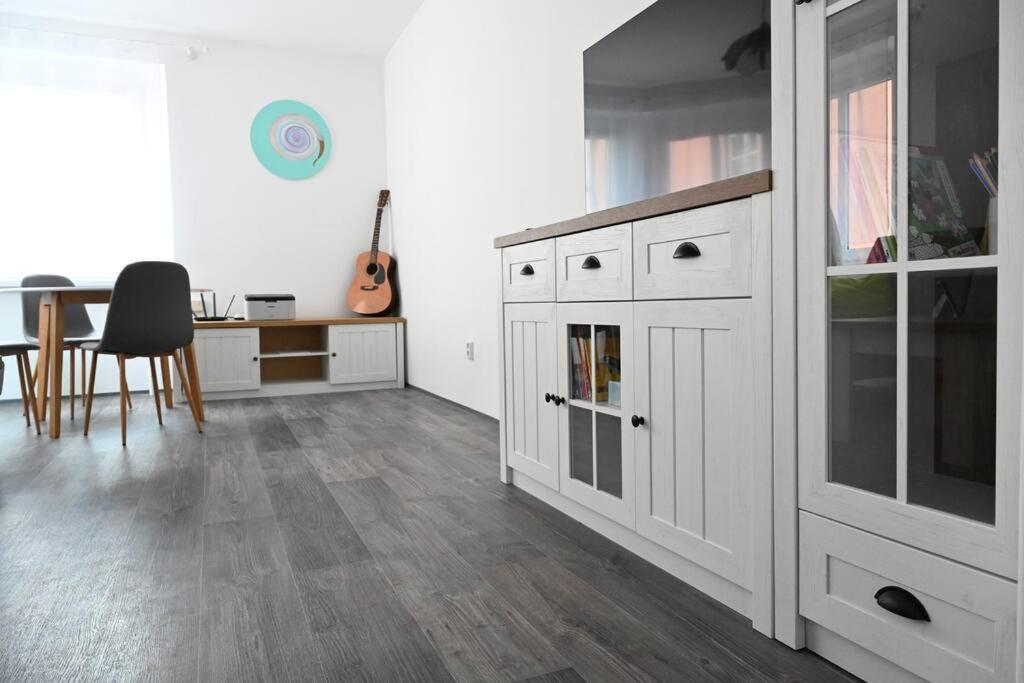 Rodinny Apartman U Broumovskeho Namesti Ngoại thất bức ảnh