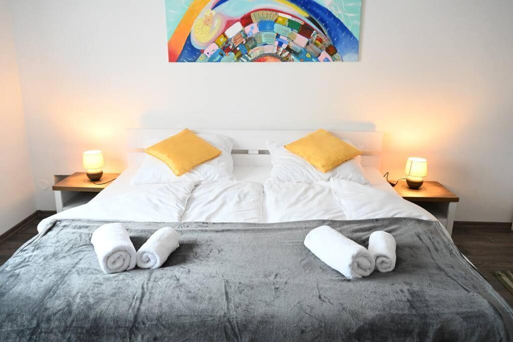 Rodinny Apartman U Broumovskeho Namesti Ngoại thất bức ảnh